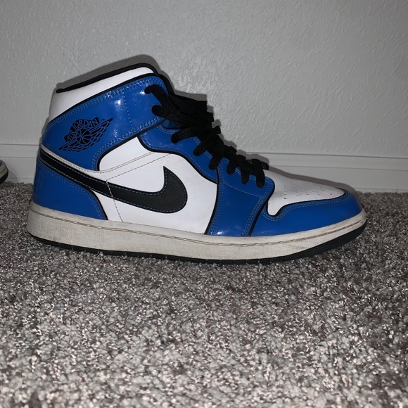 Nike Jordan 1 Mid SE - Picture 7 of 8